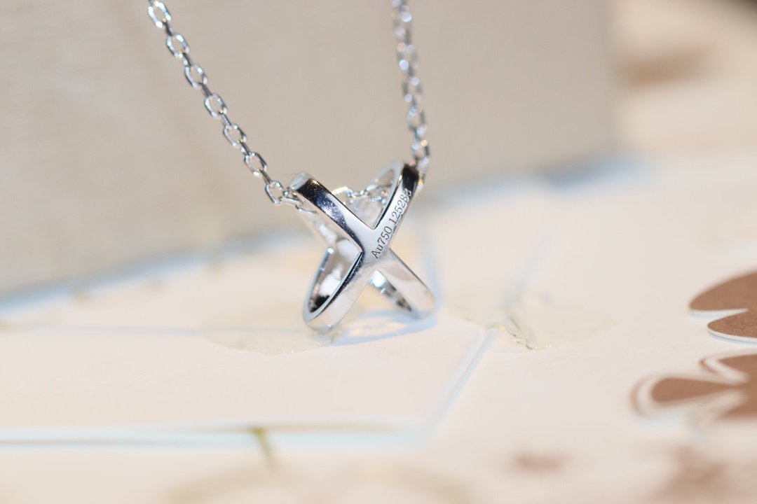 [Windsor Jewelry]JEUX DE DIAMOND NECKLACE