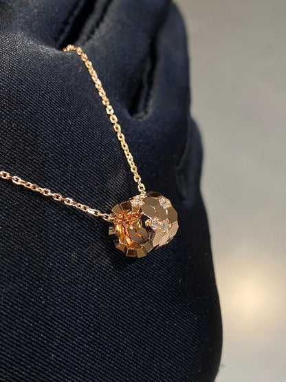 [Windsor Jewelry]BEE LOVE DIAMOND NECKLACE