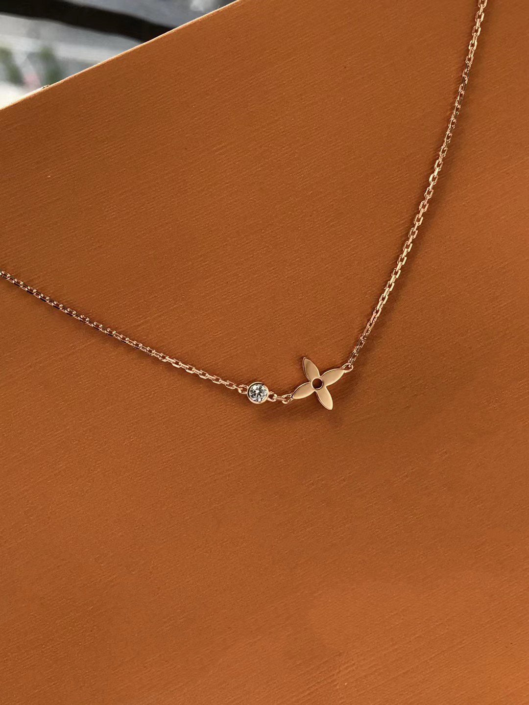[Windsor Jewelry]BLOSSOM PENDANT PINK GOLD AND DIAMOND