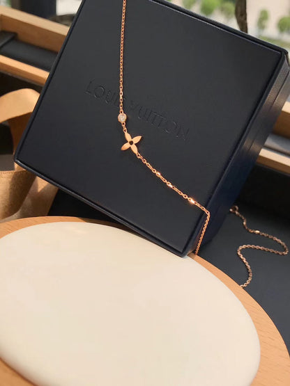 [Windsor Jewelry]BLOSSOM PENDANT PINK GOLD AND DIAMOND