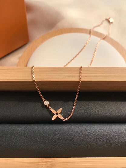 [Windsor Jewelry]BLOSSOM PENDANT PINK GOLD AND DIAMOND