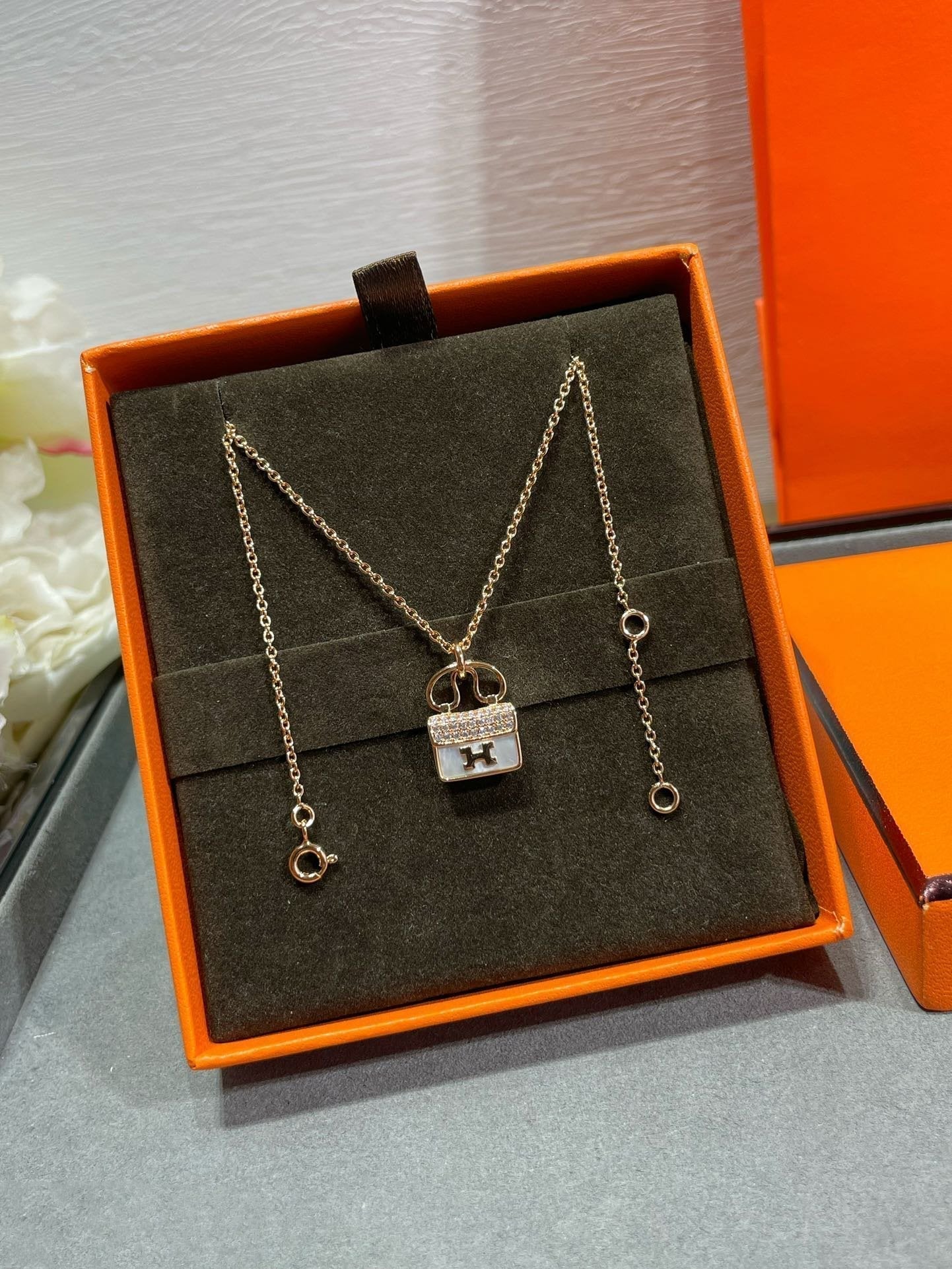 [Windsor Jewelry]H CIRCE MOISSANITE PENDANT NECKLACE GOLD