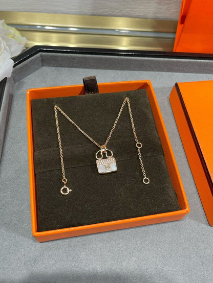 [Windsor Jewelry]H CIRCE MOISSANITE PENDANT NECKLACE GOLD