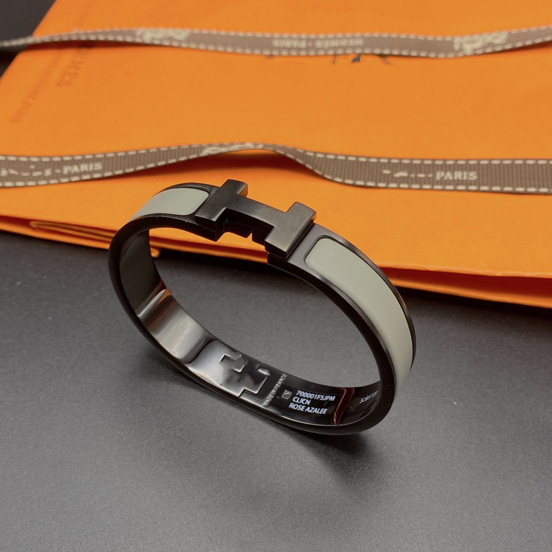 [Windsor Jewelry]CLIC HM SO BLACK GREY BRACELET