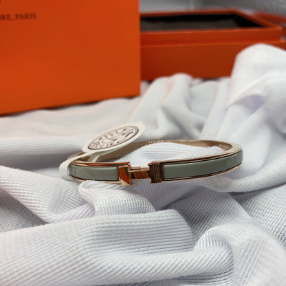 [Windsor Jewelry]CLASSIC HM CLIC GREEN 8MM ENAMEL BRACELET