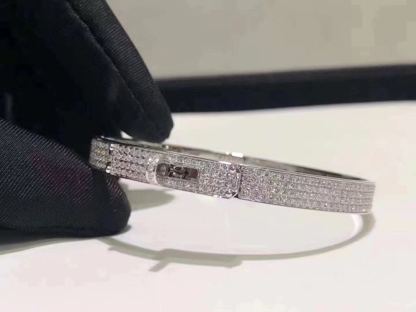 [Windsor Jewelry]HM KELLY BRACELET IN SILVER AND FULL PAVE DIAMOND