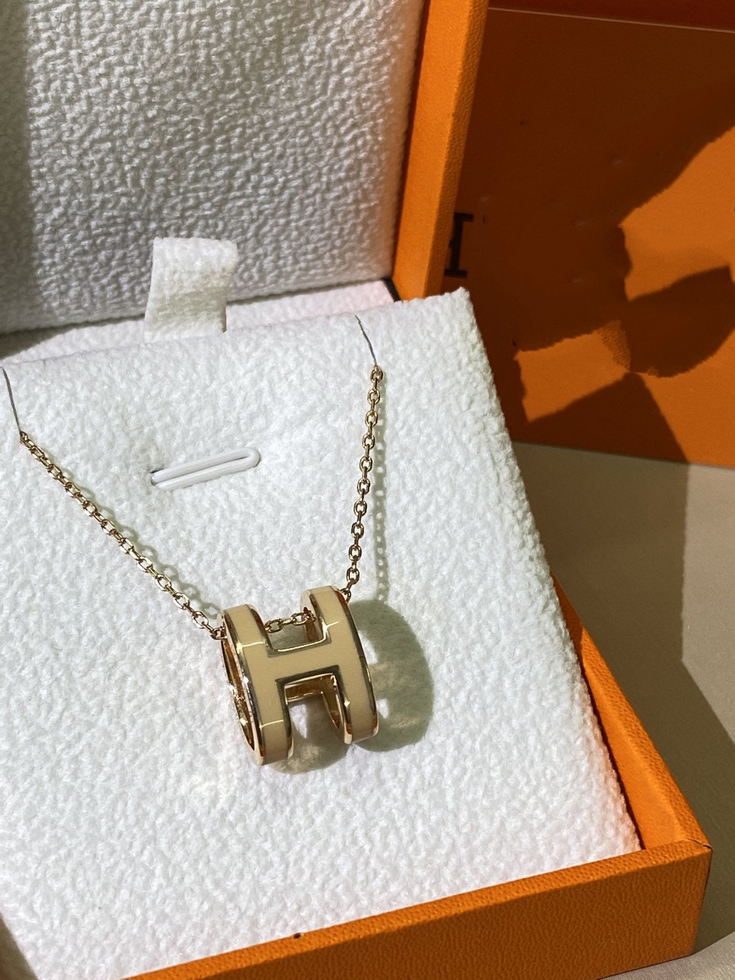 [Windsor Jewelry]HM CLIC YELLOW ENAMEL GOLD NECKLACE