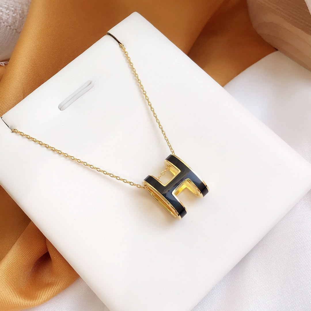 [Windsor Jewelry]HM CLIC BLACK ENAMEL GOLD NECKLACE