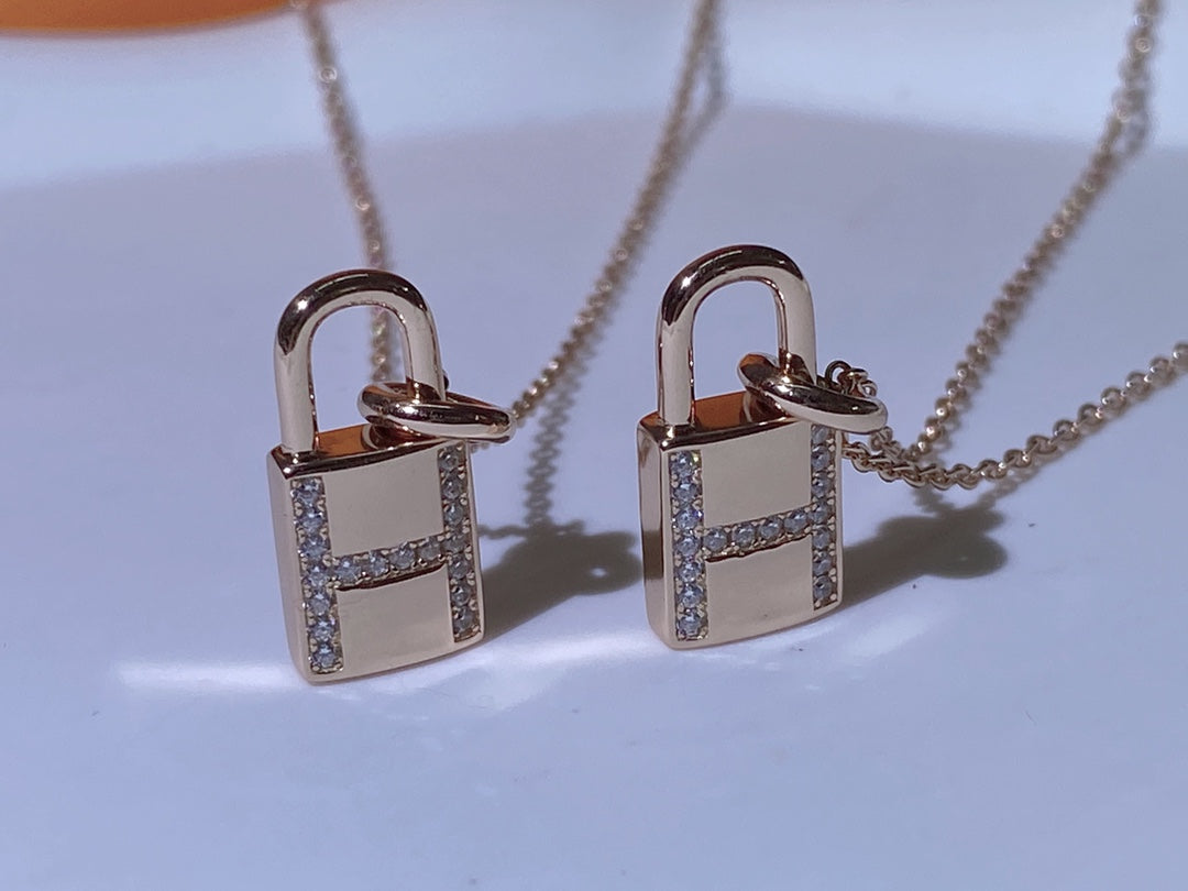 [Windsor Jewelry]HM ADVANCED NICHE LOCK HEAD NECKLACE DIAMONDS