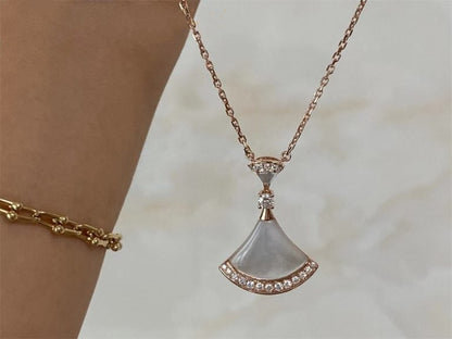 [Windsor Jewelry]DREAM NECKLACE MOP PINK GOLD DIAMOND