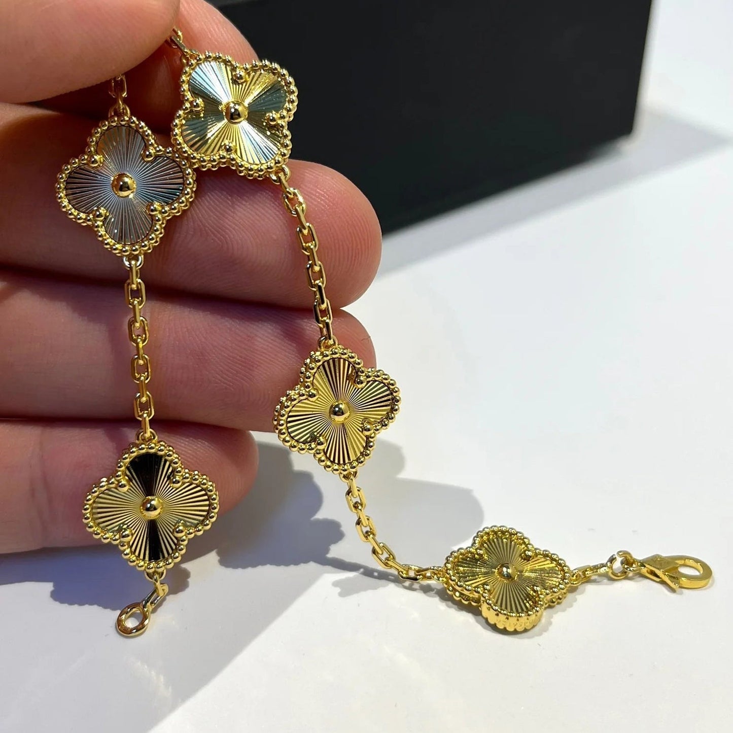 [Windsor Jewelry]CLOVER 5 FLOWERS LASER BRACELET