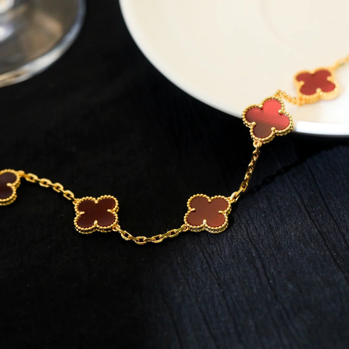 [Windsor Jewelry]CLOVER 5 MOTIFS RED AGATE  BRACELET