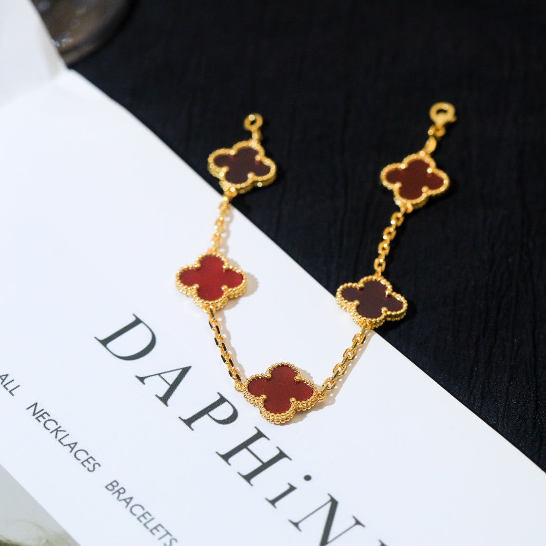 [Windsor Jewelry]CLOVER 5 MOTIFS RED AGATE  BRACELET