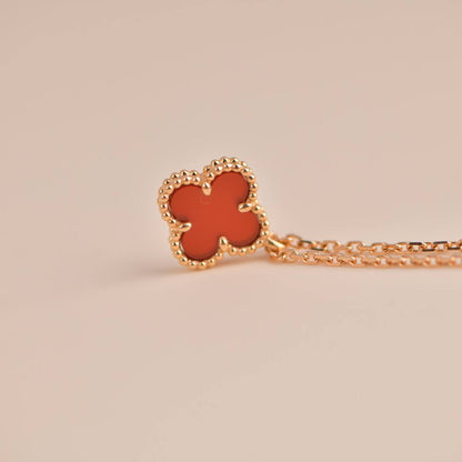 [Windsor Jewelry]CLOVER MINI 9.5MM WHITE CARNELIANS NECKLACE