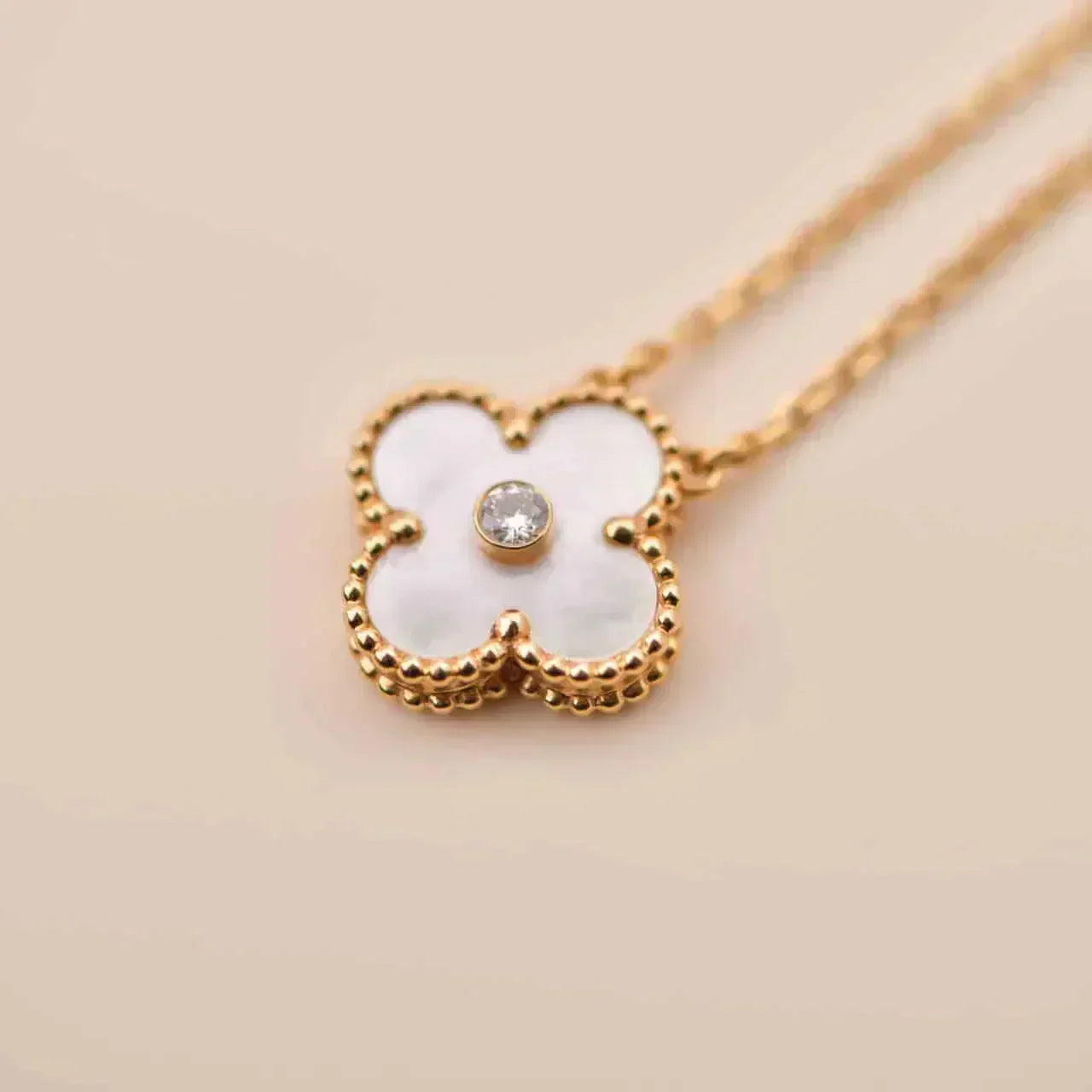 [Windsor Jewelry]CLOVER 15MM DIAMOND WHITE FRITILLARIA NECKLACE