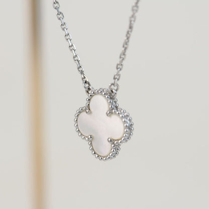 [Windsor Jewelry]CLOVER  15MM WHITE MOTHER-OF-PEARL SILVER