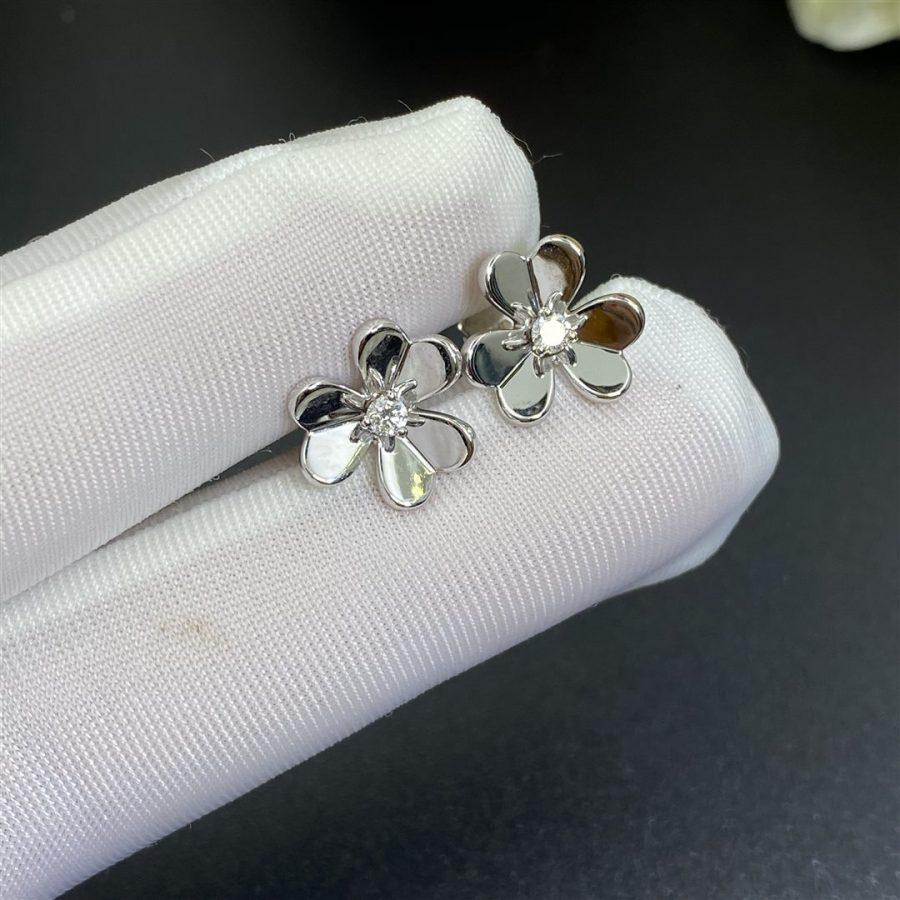 [Windsor Jewelry]FRIVOLE MINI SILVER FLOWER EARRINGS