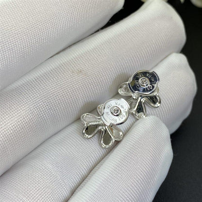 [Windsor Jewelry]FRIVOLE MINI SILVER FLOWER EARRINGS
