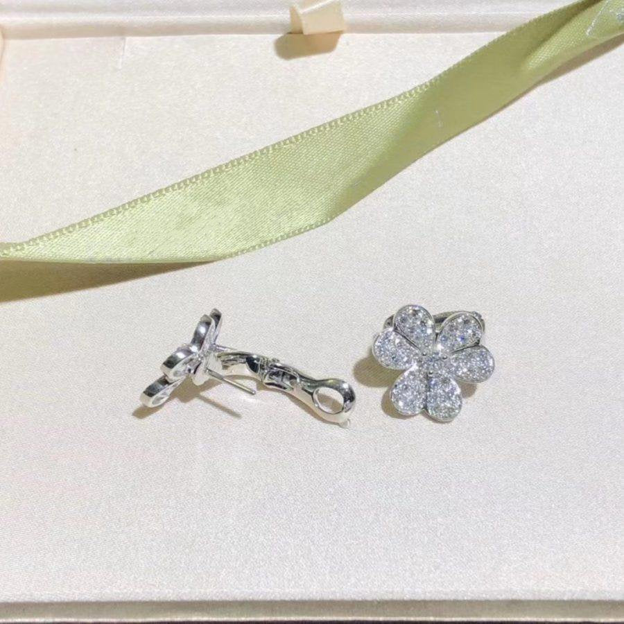 [Windsor Jewelry]FRIVOLE SILVER FLOWER DIAMOND EARRINGS