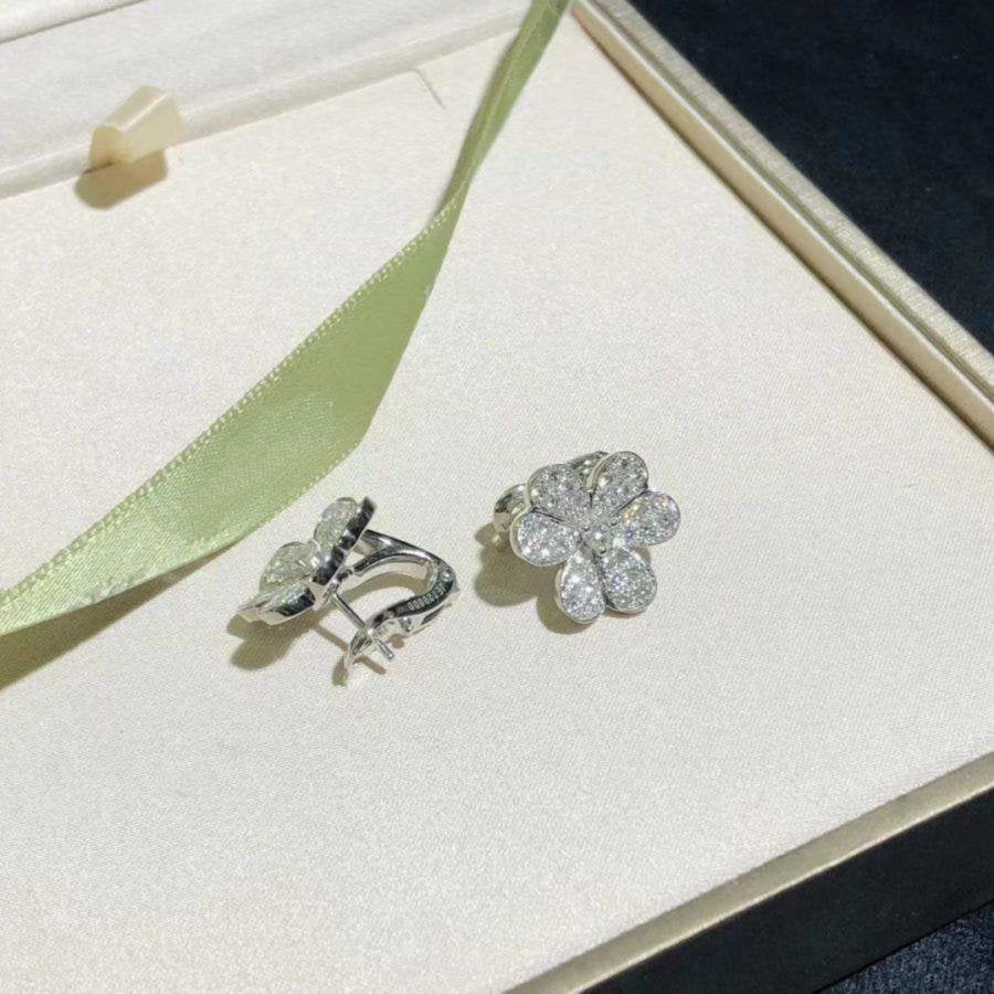 [Windsor Jewelry]FRIVOLE SILVER FLOWER DIAMOND EARRINGS