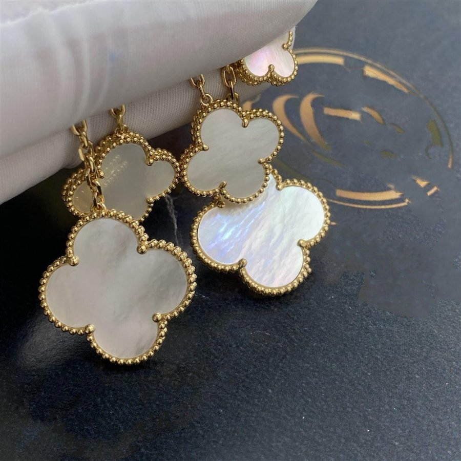 [Windsor Jewelry]CLOVER EARRINGS WHITE MOP 4 MOTIFS GOLD