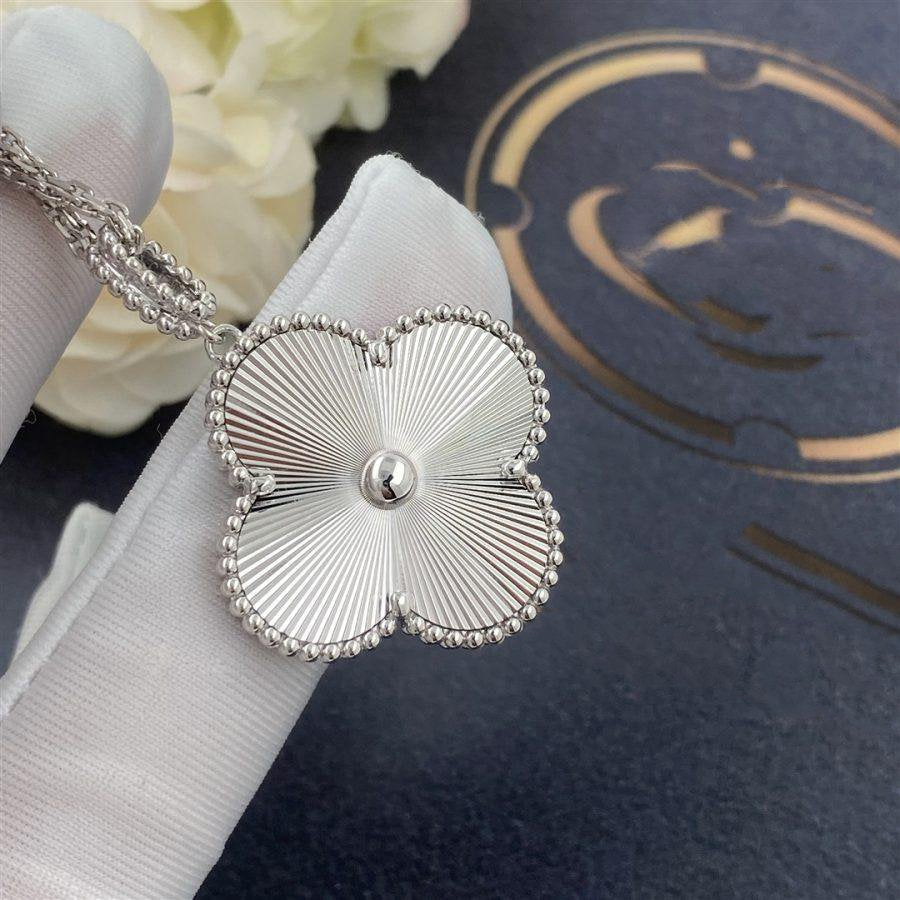 [Windsor Jewelry]CLOVER 25MM SILVER BIG CLOVER NECKLACE