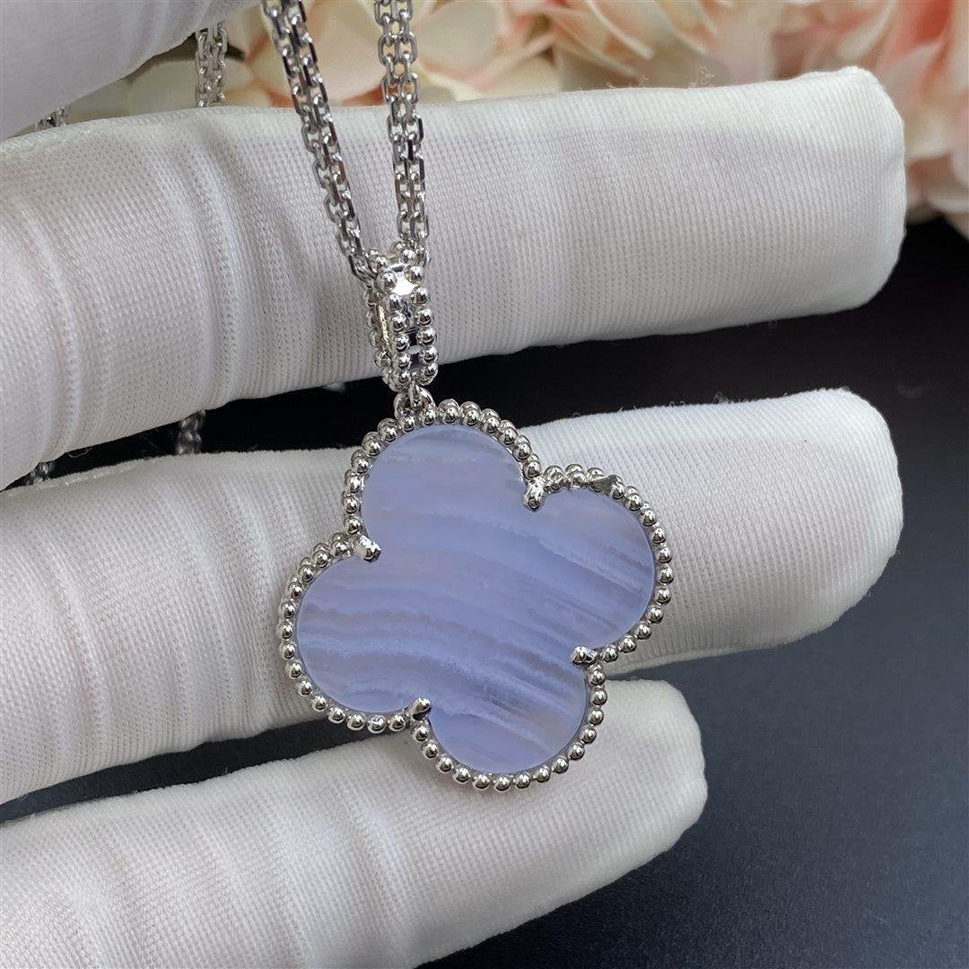 [Windsor Jewelry]CLOVER SILVER CHALCEDONY BIG CLOVER NECKLACE