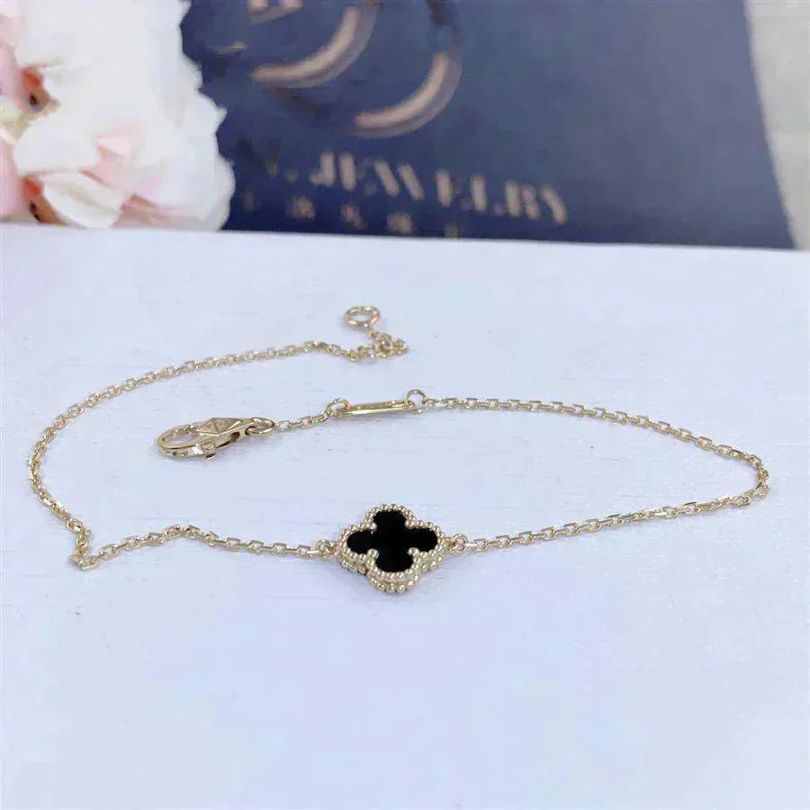 [Windsor Jewelry]CLOVER ONYX SINGLE FLOWER BRACELET