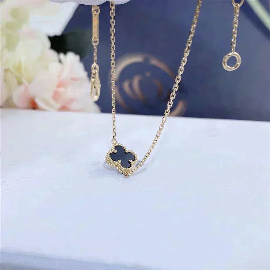 [Windsor Jewelry]CLOVER ONYX SINGLE FLOWER BRACELET