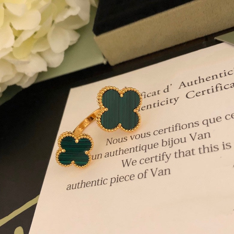 [Windsor Jewelry]CLOVER BETWEEN THE FINGER RING