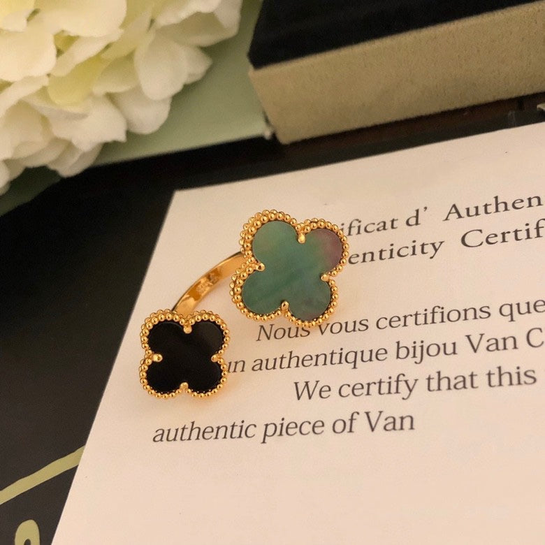 [Windsor Jewelry]CLOVER BETWEEN THE FINGER RING