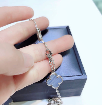 [Windsor Jewelry]CLOVER 10 MOTIFS CHALCEDONY DIAMONDS SILVER NECKLACE