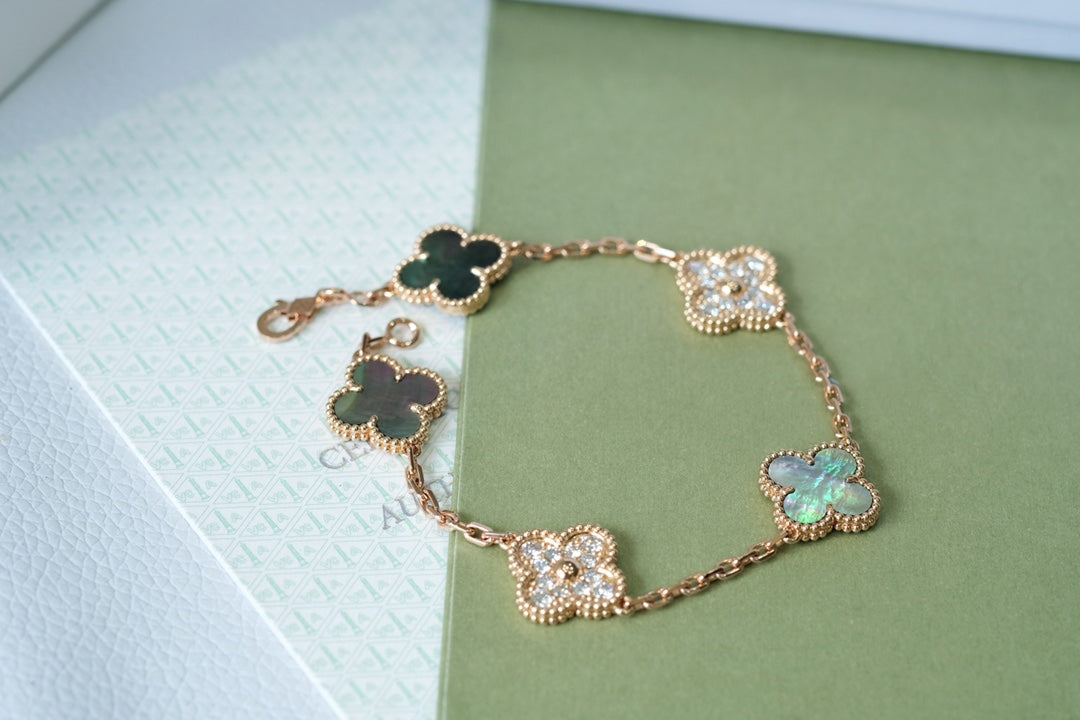[Windsor Jewelry]CLOVER 5 MOTIFS DARK MOP AND DIAMONDS PINK GOLD BRACELET