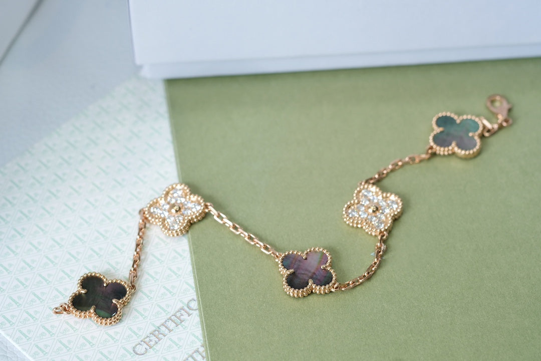 [Windsor Jewelry]CLOVER 5 MOTIFS DARK MOP AND DIAMONDS PINK GOLD BRACELET