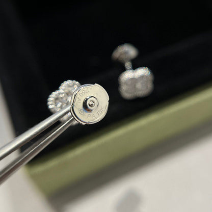 [Windsor Jewelry]CLOVER MINI DIAMOND STUD EARRINGS