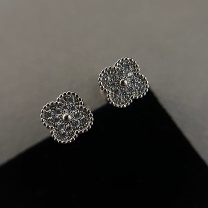 [Windsor Jewelry]CLOVER MINI DIAMOND STUD EARRINGS