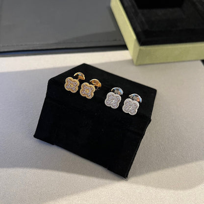 [Windsor Jewelry]CLOVER MINI DIAMOND STUD EARRINGS