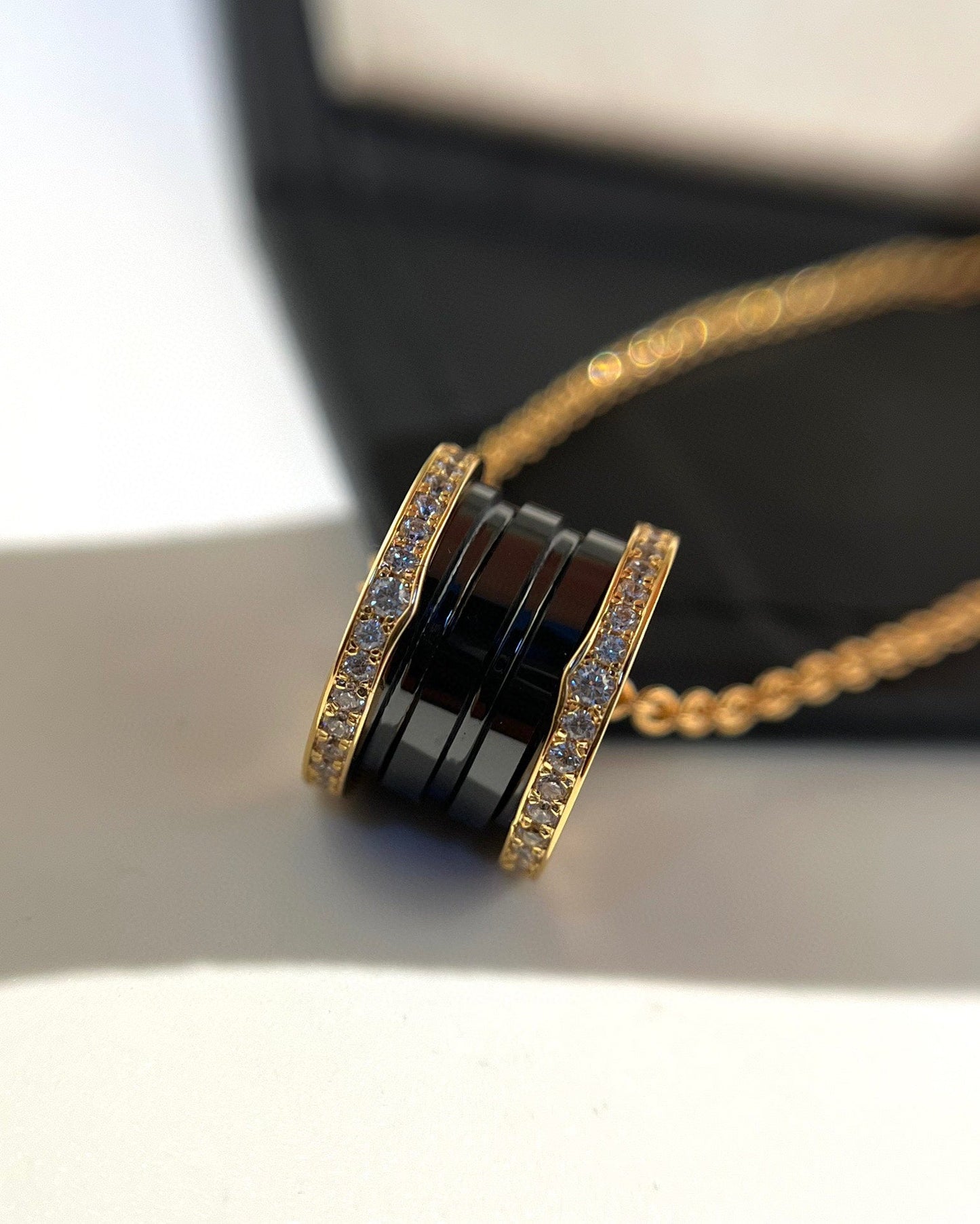 [Windsor Jewelry]ZERO 1 BLACK CERAMIC DIAMOND PINK GOLD NECKLACE